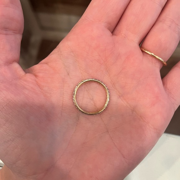 Italic solid gold eternity band size 6, 1.8mm width new in box - Picture 4 of 4